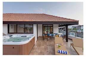 Vero Sky Penthouse by Dia