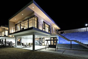 Bebridge Pool Villa Resort