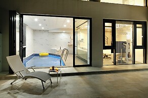 Bebridge Pool Villa Resort