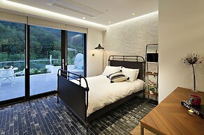Bebridge Pool Villa Resort
