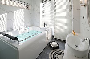Bebridge Pool Villa Resort