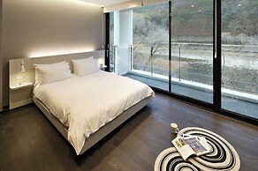 Bebridge Pool Villa Resort