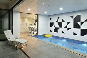 Bebridge Pool Villa Resort