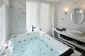 Bebridge Pool Villa Resort