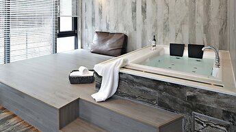 Bebridge Pool Villa Resort