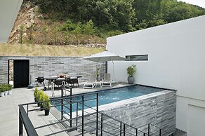 Bebridge Pool Villa Resort