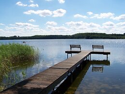 Mobile Home im Ferienpark mit Seezugang