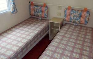Mobile Home im Ferienpark mit Seezugang