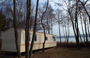 Mobile Home im Ferienpark mit Seezugang