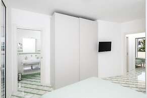Perle Marine Suite Apartments