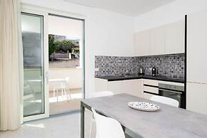 Perle Marine Suite Apartments