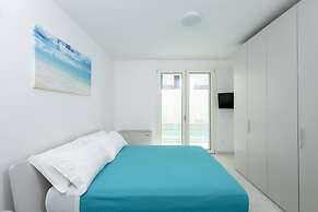 Perle Marine Suite Apartments