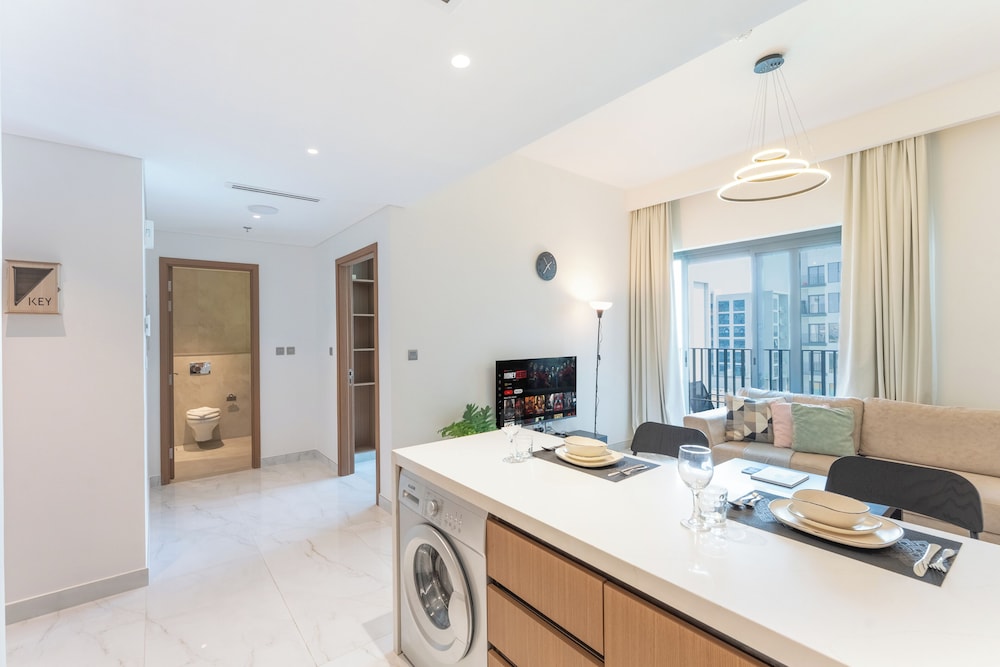 PVH - Azizi Mirage 1 - Tranquil 1 BR