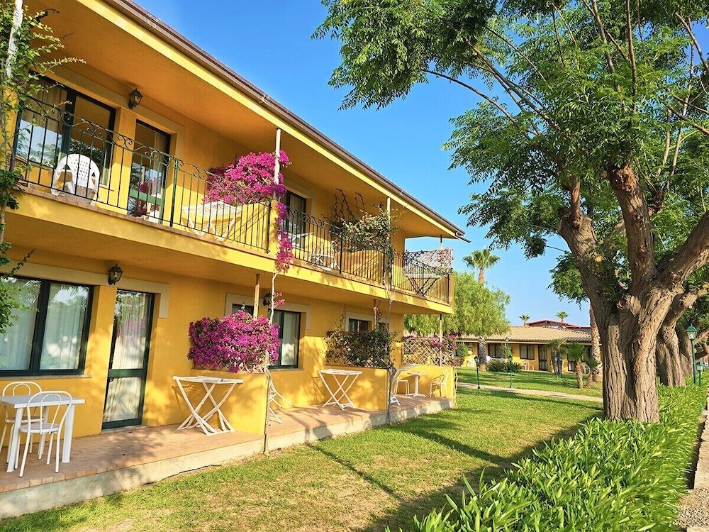 Marina del Marchese Resort
