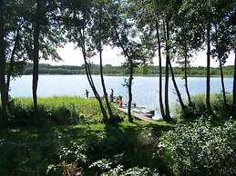 Mobile Home im Ferienpark mit Seezugang
