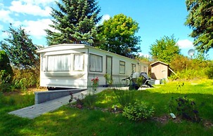Mobile Home im Ferienpark mit Seezugang