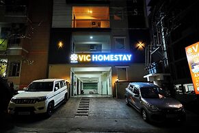 VIC HOMESTAY by pickurstay Hotels