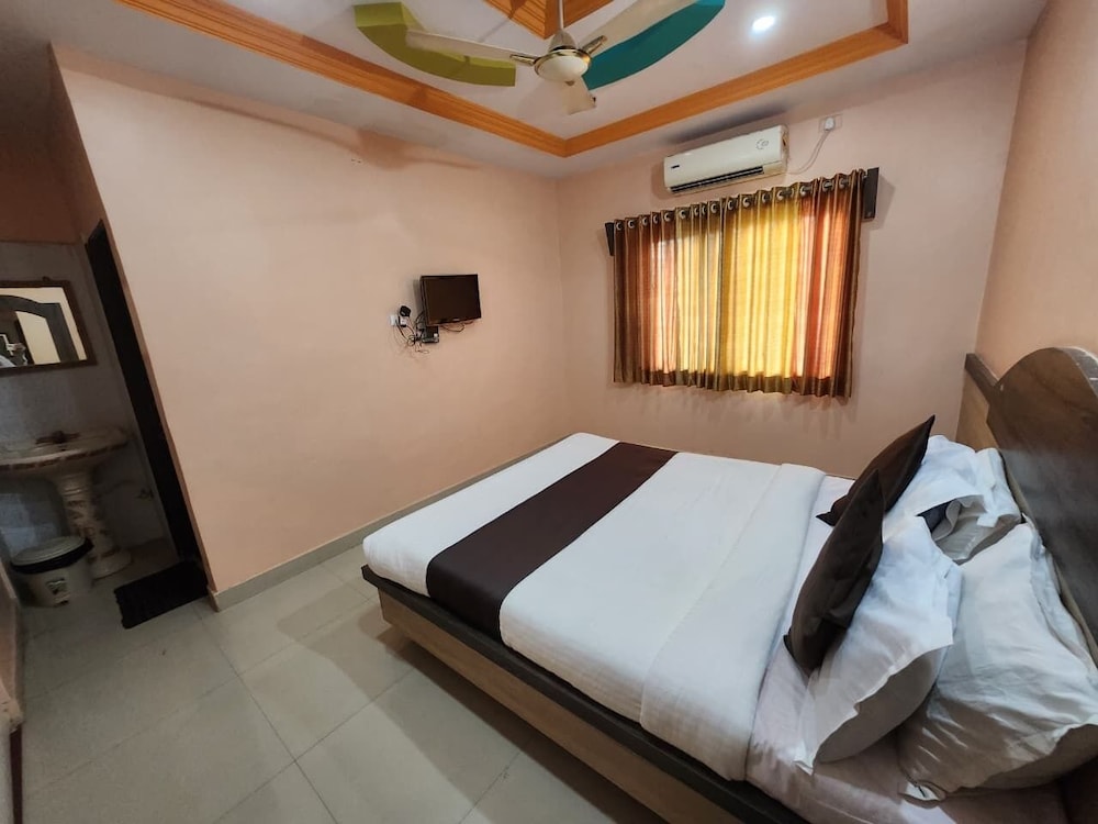 Hotel Sai Laxmi