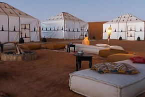 Merzouga Luxury Camp & Desert Activities