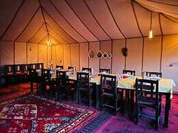 Merzouga Luxury Camp & Desert Activities
