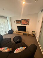 Cozy & Affordable in CBD - Free Wine