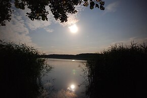 Mobile Home im Ferienpark mit Seezugang