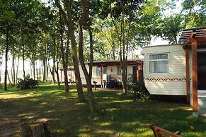 Mobile Home im Ferienpark mit Seezugang