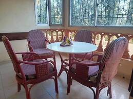 Yomoke Hotel Miritini