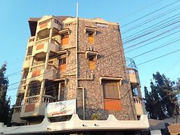Yomoke Hotel Miritini