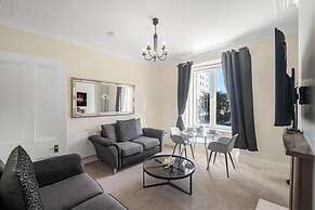 Central Aberdeen Flat Holburn St Workspace Parking