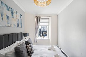 Central Aberdeen Flat Holburn St Workspace Parking