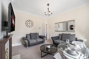 Central Aberdeen Flat Holburn St Workspace Parking