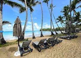 The Beach View Playabonita Beachfront Pool