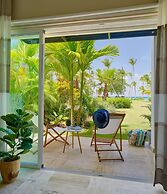 The Beach View Playabonita Beachfront Pool
