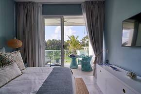 3BR Beach Condo Lakeview Playabonita Pool LUX
