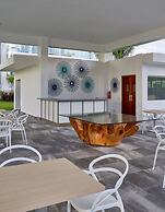 3BR Beach Condo Lakeview Playabonita Pool LUX