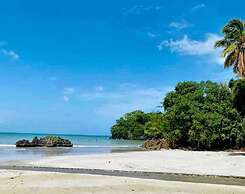 3BR Beach Condo Lakeview Playabonita Pool LUX