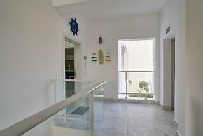 3BR Beach Condo Lakeview Playabonita Pool LUX