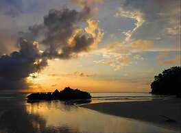 3BR Beach Condo Lakeview Playabonita Pool LUX