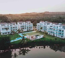 3BR Beach Condo Lakeview Playabonita Pool LUX
