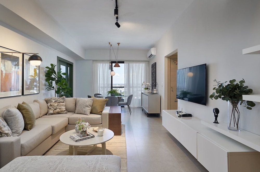 Pano View Experience Downtownsd Pool Gym 2BR