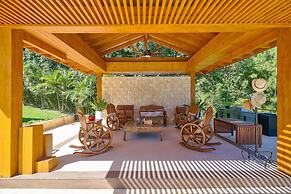 4BR Wood Mountain Villa Jarabacoa Heated Pool
