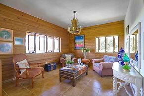 4BR Wood Mountain Villa Jarabacoa Heated Pool