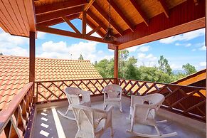 4BR Wood Mountain Villa Jarabacoa Heated Pool