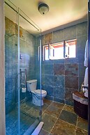 4BR Wood Mountain Villa Jarabacoa Heated Pool
