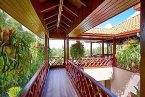 4BR Wood Mountain Villa Jarabacoa Heated Pool