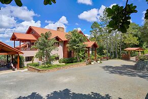 4BR Wood Mountain Villa Jarabacoa Heated Pool
