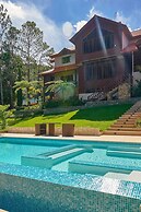 4BR Wood Mountain Villa Jarabacoa Heated Pool