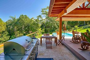 4BR Wood Mountain Villa Jarabacoa Heated Pool