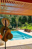 4BR Wood Mountain Villa Jarabacoa Heated Pool